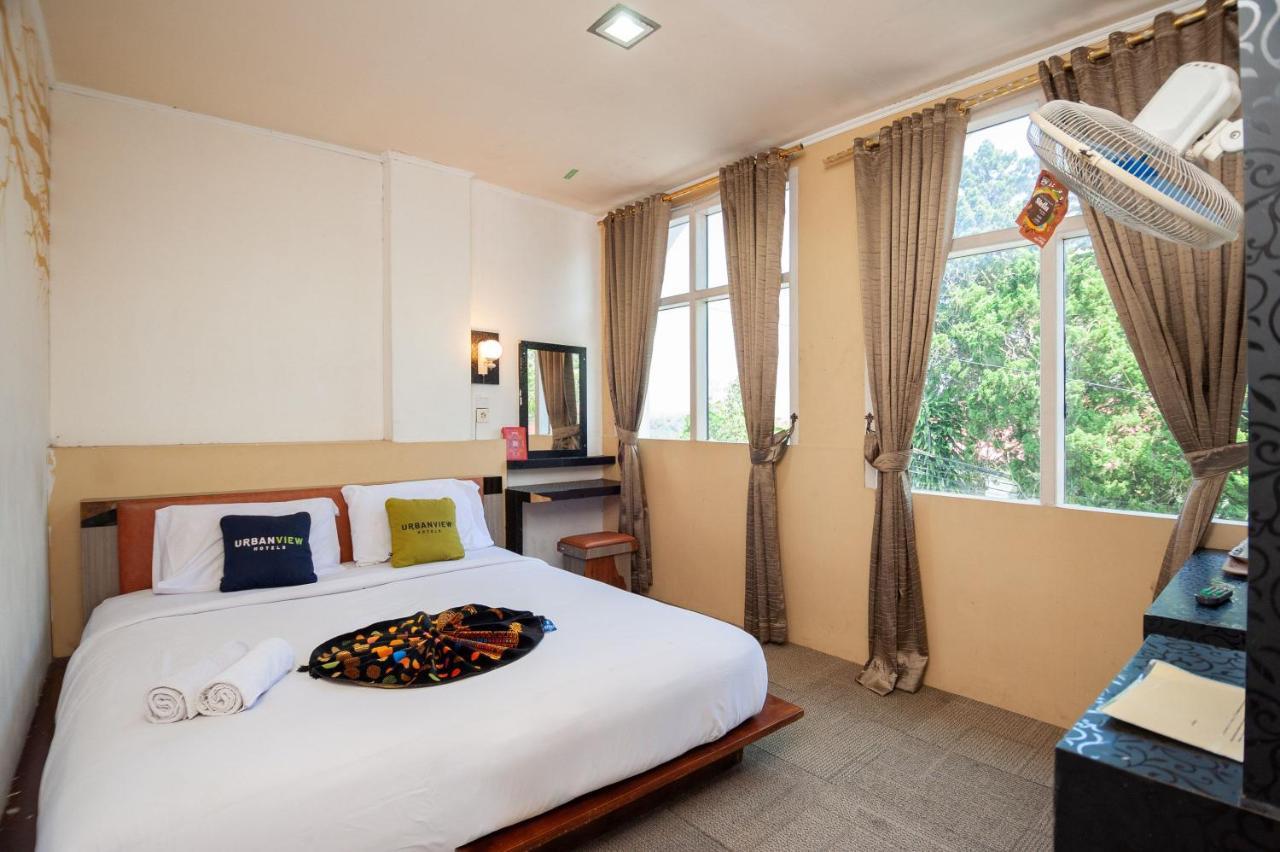 Urbanview Hotel Ananda Syariah By Reddoorz Bukittinggi Exterior foto